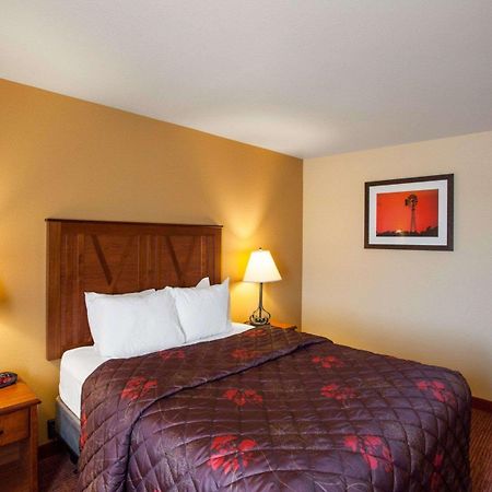 Rodeway Inn & Suites Phillipsburg Exteriör bild
