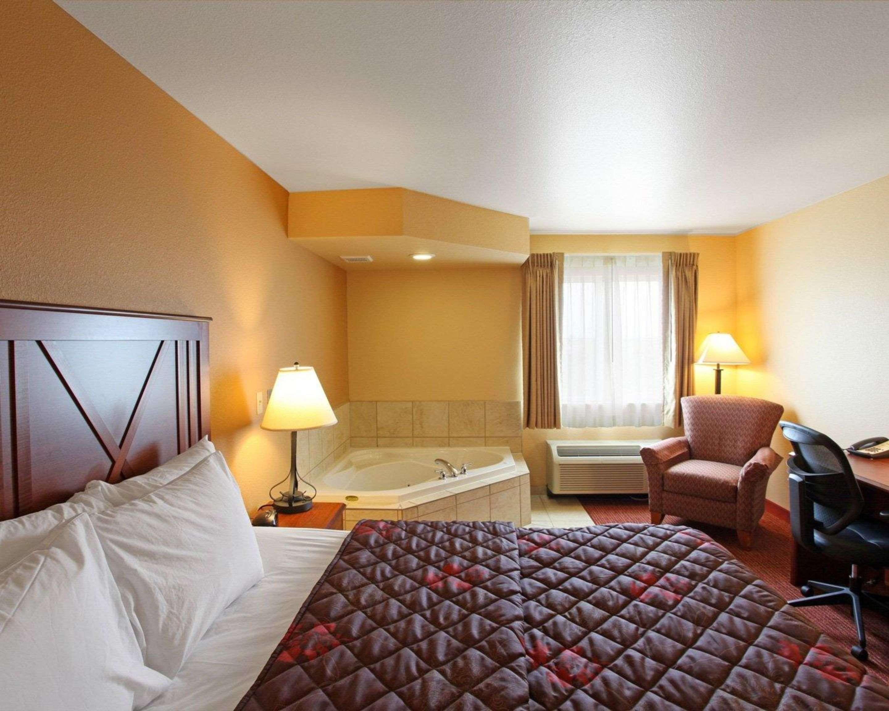 Rodeway Inn & Suites Phillipsburg Exteriör bild