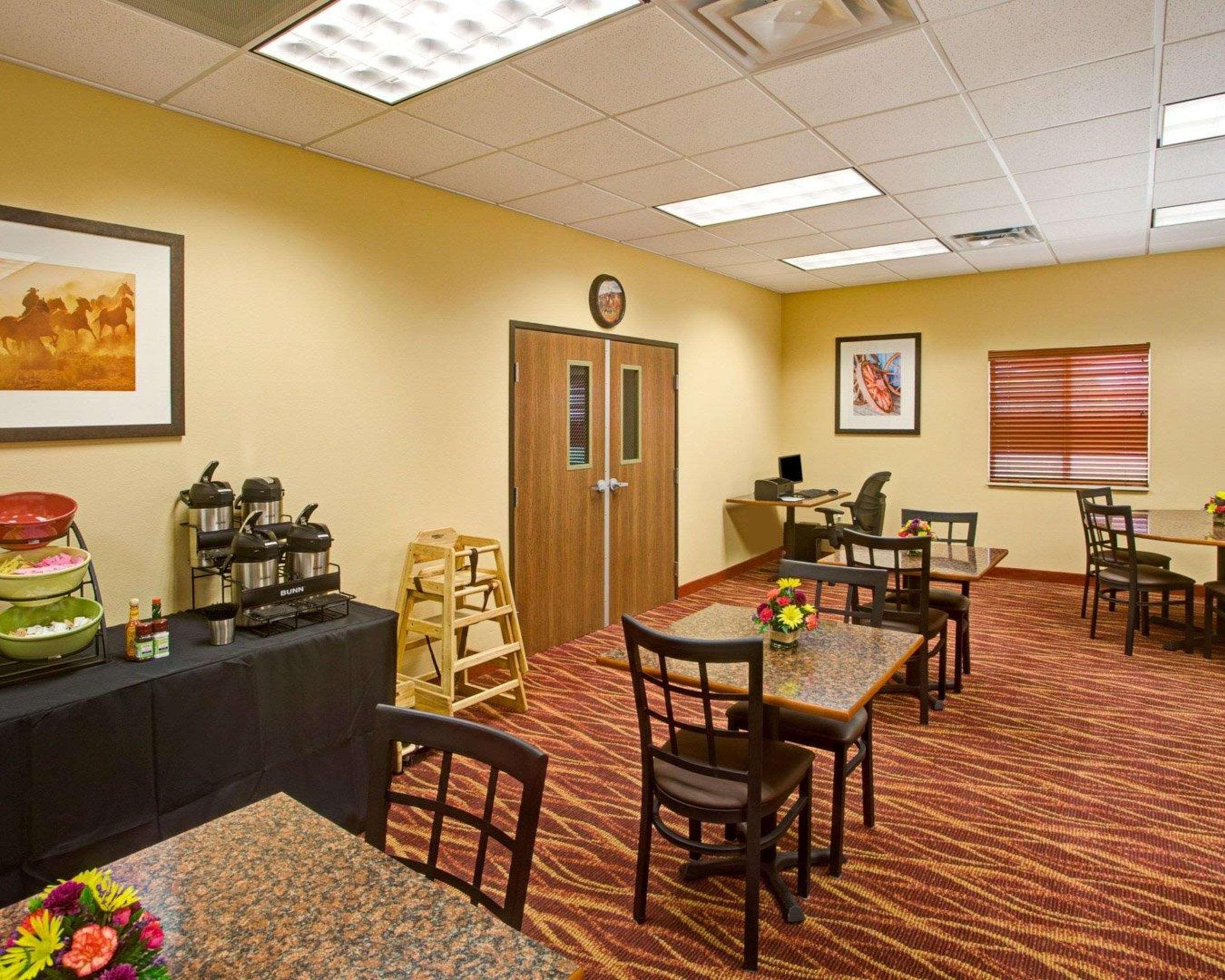 Rodeway Inn & Suites Phillipsburg Exteriör bild