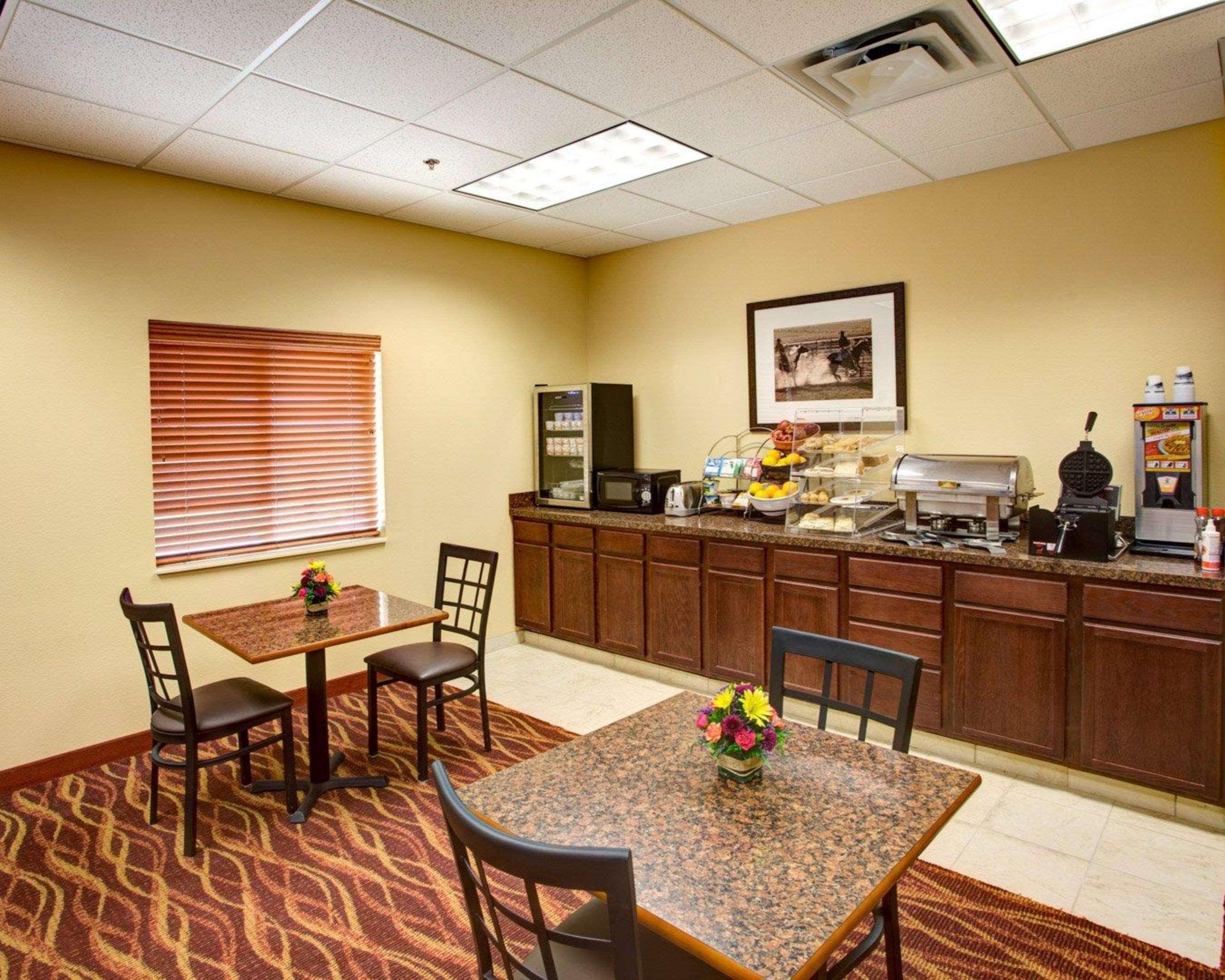 Rodeway Inn & Suites Phillipsburg Exteriör bild