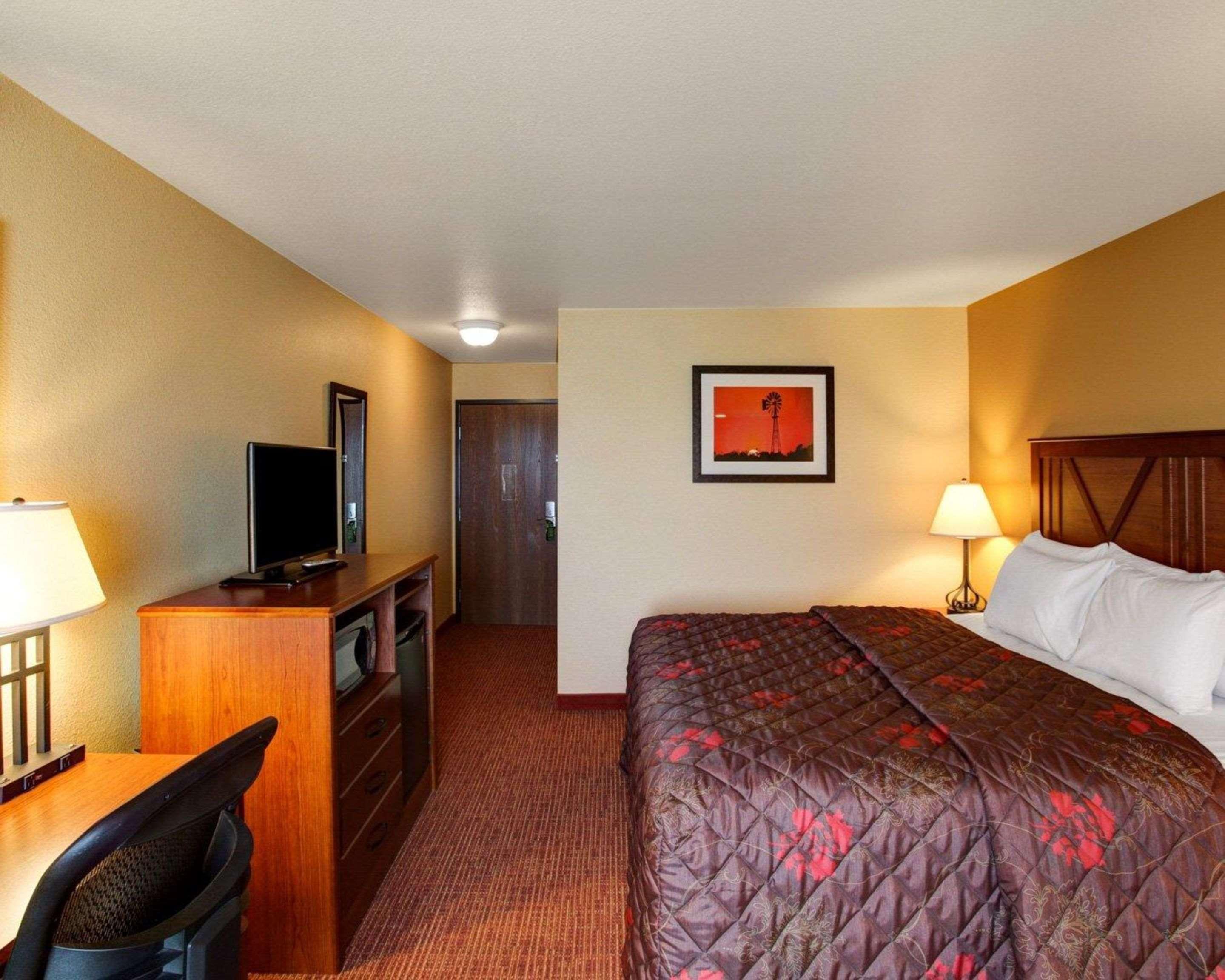 Rodeway Inn & Suites Phillipsburg Exteriör bild